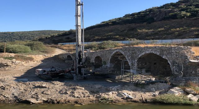 SARIÇAY KÖPRÜSÜ'NÜN YENİ YÜZÜ İÇİN ÇALIŞMALAR BAŞLADI