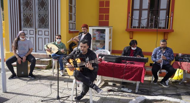 KENT ORKESTRASI SANATÇILARINDAN MÜZİK ZİYAFETİ