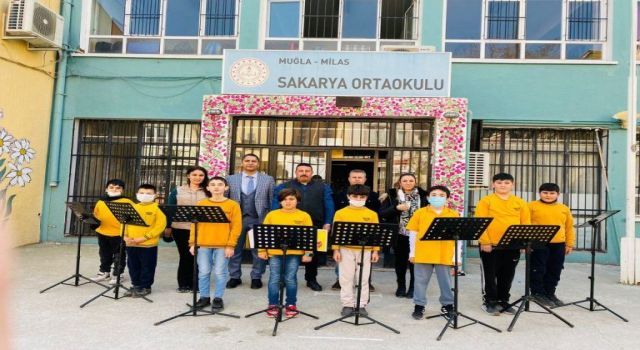 Milas Yörük-Türkmen Kültür Derneği’nden Müzik Odasına Destek