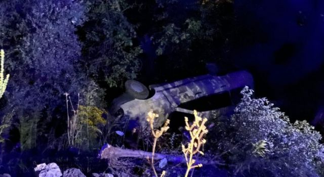 Milas’ta Freni Boşalan Araç Uçuruma Yuvarlandı:3 Kişi Yaralandı