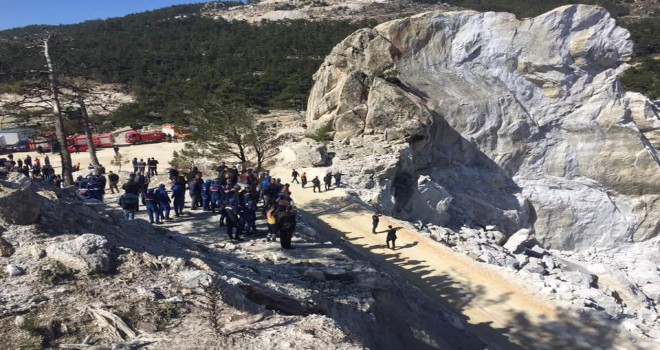 Enkaz altındaki işçilerin isimleri belli oldu