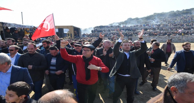 Deve güreşinde siyasi gerginlik