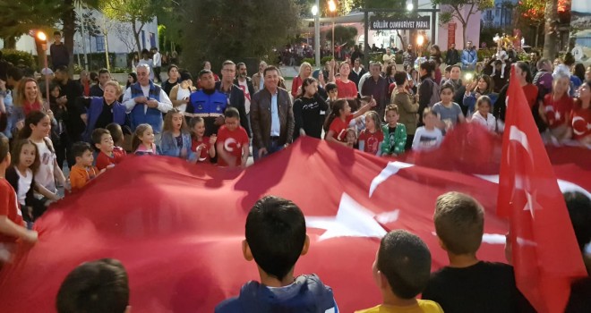 Güllük'te fener alayı coşkusu