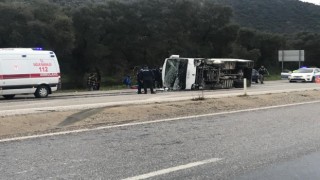 Çocukların Bulunduğu Minibüs Kaza Yaptı.YÜREKLER AĞIZA GELDİ