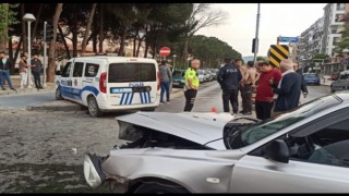 Polis Aracının Karıştığı Kazada 4 Kişi Yaralandı.