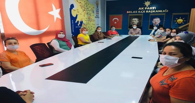 AK PARTİ MİLAS KADIN KOLLARI TOPLANTIDA BİR ARAYA GELDİ