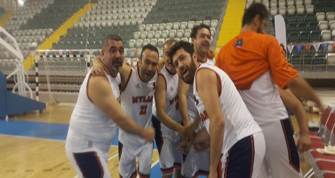 BASKETBOLDA LİDERİ DEVİRDİLER…