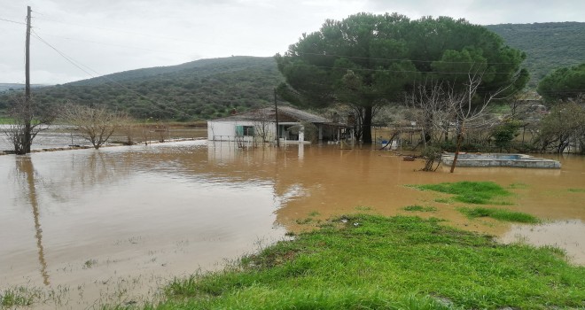 Sel felaketi birçok evi yuttu