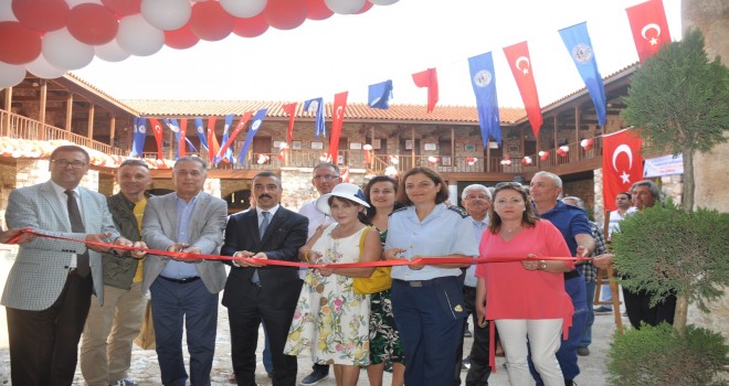 Yarışmada dereceye girenler ödüllerini aldı